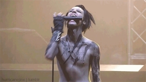 I LOVE @AndyBVB HE IS MY LIFE!!!(L)