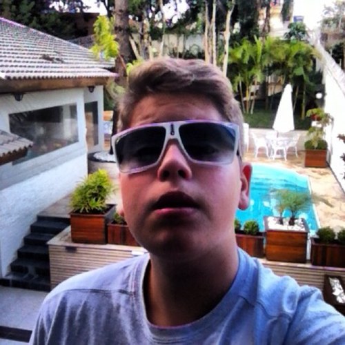eu te amo  por : viitoria Liberati ♥ '     ~E NOOIS VEI POR @R1_ENJOOY
http://t.co/kzjrxehT