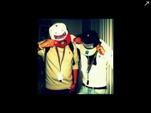 Onze hashtag: #SwagPraatjes Wij tweeten grappen, tienerdingen en nog meer dus #follow. Dit word een ★ ★ ★ ★ ★ sterren account.