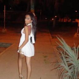 evelin2596's profile picture. 