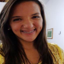 Sou uma pessoa feliz,
Amo muito a vida 
E dela sou aprendiz; 
Tenho várias paixões,
Mas, como qualquer um,
Possuo imperfeições;