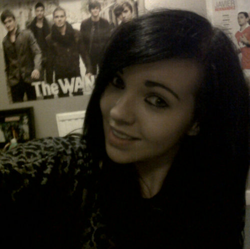 Hey you! I Follow/un-follow back, Oh, and I love Eminem, Robert Sheehan, Hollyoaks, Misfits & digestives!!♡ http://t.co/OrRMcjy4 Add!