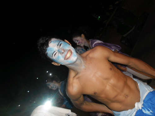 sou jogador, extrovertido, alegre e ousadooo.... putz q merdaaaa... hahaha