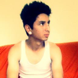 • 'Biografia {?}
Fala sério! Como vou resumir minha
vida aki no twitter?
;P