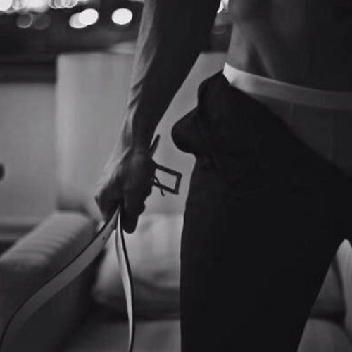 Dom male expressing my dark side and adventuring into the world of latex. Adults only. 18+ only. $pankFund