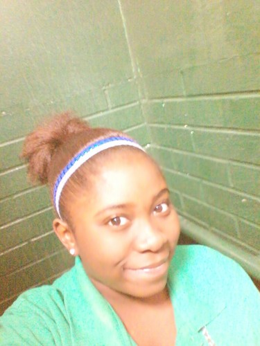 im a nice person. u be nice to me, i will alwys be nice to U! i luvs ya!!!!! teameezy