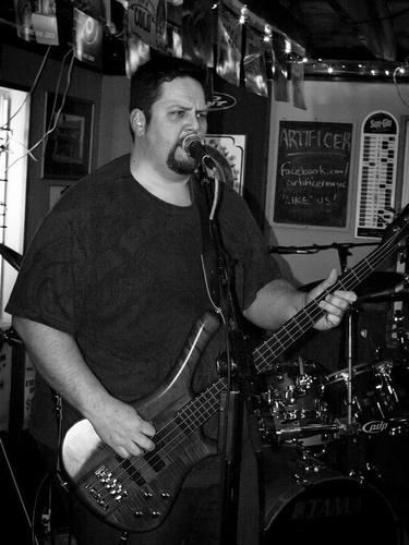 Bass player and sometimes guitarist with Shedsession. Philadelphia Union Founding Member and Supporter! Loving life, my wife and my daughter.