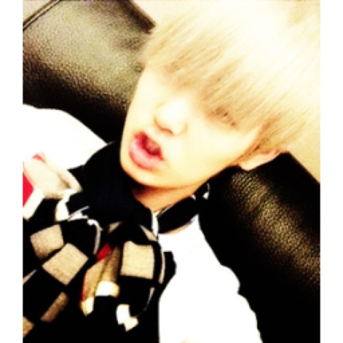➣:최준홍! ¬ B.A.P YES SIR!  ❤ my baby :안녕!! 비에피 막내 젤로봇입니다 반갑습니다 여러분 : 〈 REAL : @ZELO96 〉BABY 내거야 ♥
