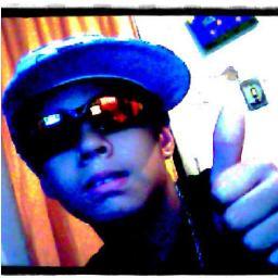não sou twitter mais meus olhos te seguem :3 KKKKK rçrçrç parei - equipe @clubefollowback