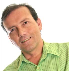 Jornalista da Folha do Morro Azul, da Revista Styllus Regional, do Limeira Noticias e Noticiario de Limeira... O resto é balela...