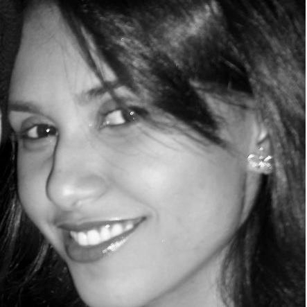 licenciada em química, 2.9 anos, Casada, mãe da pequena Anny, Consultora Avon. Tem por objetivo: Deus decide...E VAMOS EM FRENTE...