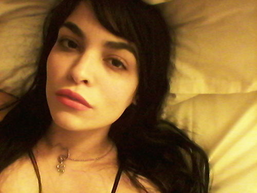 DeliaRigney's profile picture. I want a ghost writer. Is that one word or two? I don't want to be in a box but if I was I would collapse once the music stopped.