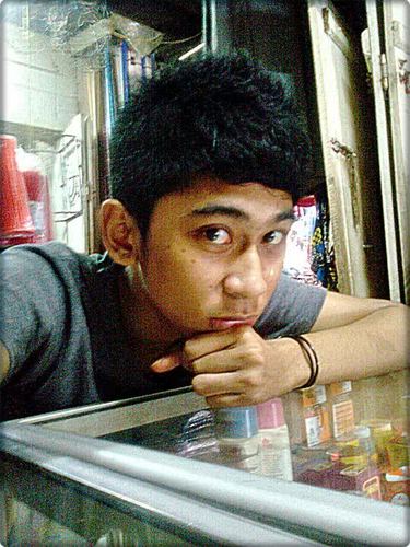 18 years old , I am your little Brother :)