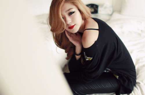 สวัสดี ฉัน an su kyung (bot) สวย เปรี้ยว ร้อนแรง อยากรู้จักฉันมากกว่านี้ ทำไงดี ทักมาสิ เดี๋ยวพาไปรู้จักเป็นการส่วนตัว :) RT /comeback 23/03/2013 /new admin