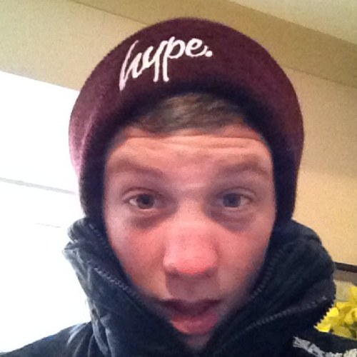 Waaite's profile picture. Dont unfollow me- i do inspirational tweets.