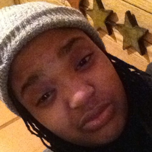 NeverSoberTho_'s profile picture. 20. Determined . IG - @YoSheena #TheLGBTTakeover ✈