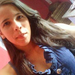 Viver, amar, rir e aproveitar cada momento de sua vida. ♡