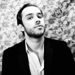 Photographe / portraitiste Freelance
-
Toujours à la recherche de nouveaux projets photo, n'hésitez pas à me contacter...