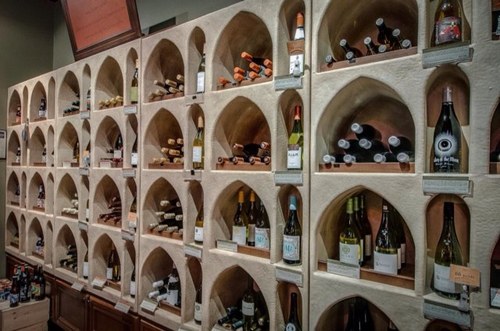 fwwinestylesmp's profile picture. A wine store and bar in the Montgomery Plaza building on 7th Street. We offer wines by the glass or bottle, cold craft beer and a new menu!