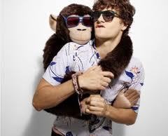 eu amo muito a banda @TheWanted e adoro minhas amigas @saraprisoner e @Drykaprisoner e somos ADM'S da page eu sou prisoner