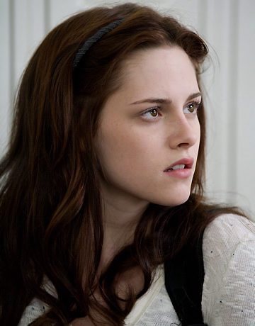 hola¡ soy Bella Swan y mi amor es Edwardiin que sepáis mis seguidores de twitter que os quiero¡¡ un besito a todos¡ #CrepusculinosSCE