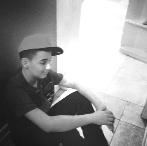 Tell your Mom i left the money in the counter  C; ~ Twitter everyday (; holla for a dolla Single^.^ Follow me and ill follow back just cause i am Nice ;p
