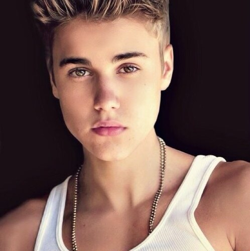 ARIANTOR.BELIEBER.SELENATOR.DIRECTONER baby ♥
btw im SELLA ♥ #fangirl..greatest moment - I got my believe tickets...jelly? ♥
