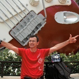 Spanish: Tiempo y Espacio, Echale ganas a todo lo que hagast!! English: Time and Place. You can do it, go for it!!