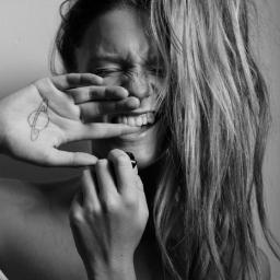 StaMarshall's profile picture. Borde, bipolar.Fearless. Navy. Mi unica meta es Tomorrowland, cuando llegue allí, me sentiré realizada en esta vida. 'Pasa el porro' Nací, vivo y moriré: es ley