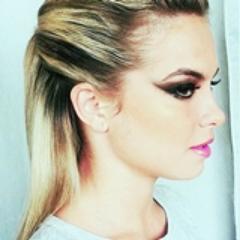 Eu sou Lunática hoje, Lunática amanhã e Lunática pra sempre o/ Lua Vc  é a minha vida ;) Amo Vc @Lua_Blanco   Since: 20/05/2012 FC Oficializado por @Lua_Blando