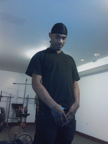 MY NAME IS ALONZO WILLIAMS IM 22 I AM A UP AND CUMN RAPPER FROM THE CITY OF CHICAGO