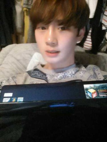 Esteem Model 95.10.31/187cm  김기범 '봇' 입니다. 실제 김기범님이 아닌 팬서비스해드리는 '봇' 일 뿐, 오해 없으시길 바랍니다. I'm not real kim ki bum. 김기범님 트위터 (@rlqja154)