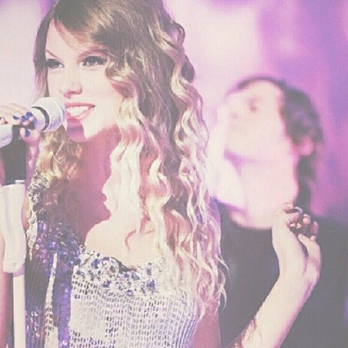 hai. You may know me from instagram as @lovelyswift :) And now here I am on twitter! I becoming quite the expertise......now, how do you do this? ♡