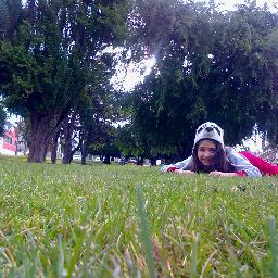 Hoola♥
Tu vida es como un libro cerrado en la que los demas solo ven el titulo, la verdad solo la conoces tu♥