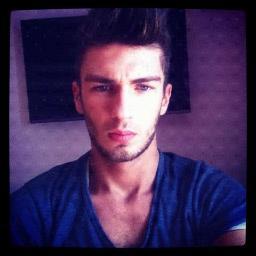 Aaronsot's profile picture. Cachanilla, Estudiante de Informática. Si me sigues te sigo.