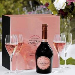 ChampagneCougar's profile picture. Expert in choosing the wrong men.