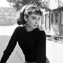 Quotes from the beautiful and wise #AudreyHepburn, and equally wise characters she has played.