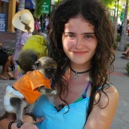 Hello! :) I´m Josefina.. I´m chilean ..I want to meet Justin bieber I love him ..one of my dreams is be his OLLG and that he follows me and I always say NSN!!
