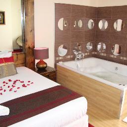 sheffields premier thai massage parlour,