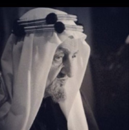 طالب في الثانوية صاحب قلم باذخ ' و كلمات رائعه مبلل بالذكرى و متفاجئ ببرد الحنين ' ربما سأنضم الي الغائبين يوماً ما ♡