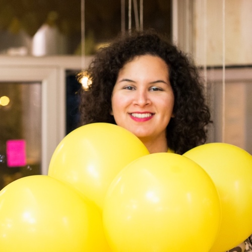 Fatima2t's profile picture. Smiling and Analyzing since 1986
Sunshine ;D 
Forever seeing the positive side of life ;D