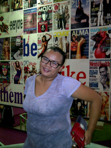 mommylienk's profile picture. Simple