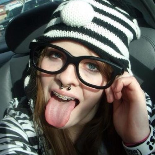 IFuckLogicx's profile picture. Don't judge a song by the sound, listen to the lyrics to truly know what it's about. The album may not look the best, but you don't know till you listen to it~