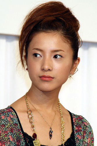 eryhAprmai's profile picture. ベッキーみたいな純粋な人にあこがれますw私ももっと落ち着きます！今年から目標にしましたw