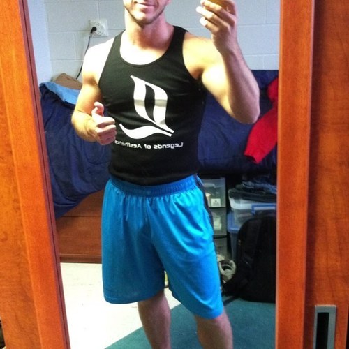 Just a badass anonymous trying to work his way to twitter fame. Follow me and you won't regret it. #FitFam
avi is me