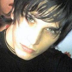 Fã de Lady Gaga, amo doces e ainda me caso com algum integrante do One Direction... Claro que depois de me separar do Victor s2'