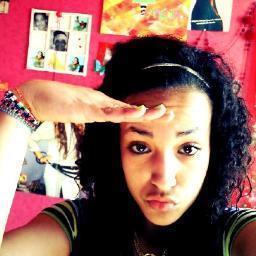 Ouesh les gens :);)
L'amour rend pas aveugle on ta juste baizé dans l'noir.
 Nass ♡ Clem ♡ Sara ♡ Elina ♡  Le 3Juin Jai réaliser mon reve Aller voir Rihanna ∞