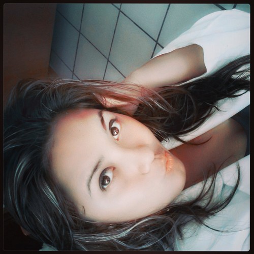 vivimos en donde nos escondemos para hacer el amor pero la violencia se practica a la luz del Diia ♥