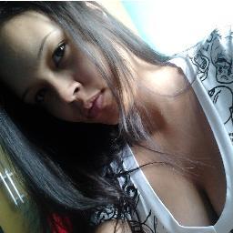Sou como você me vê.
Posso ser leve como uma brisa ou forte como uma ventania,
Depende de quando e como você me vê passar.