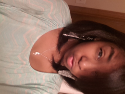 im a total sweet heart. my favorite colors are green and blue and my fav animal is a owl.